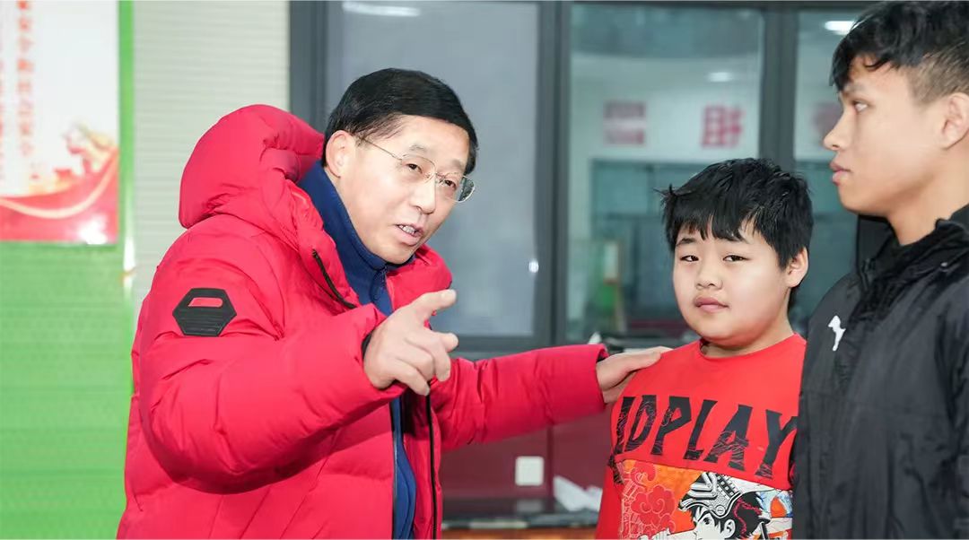莱奥则以其